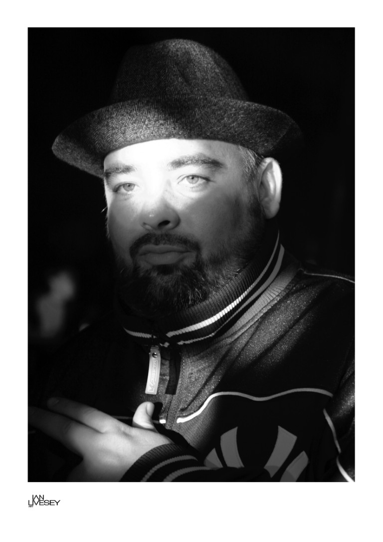 Frank Benbini drummer of Fun Lovin' Criminals #01