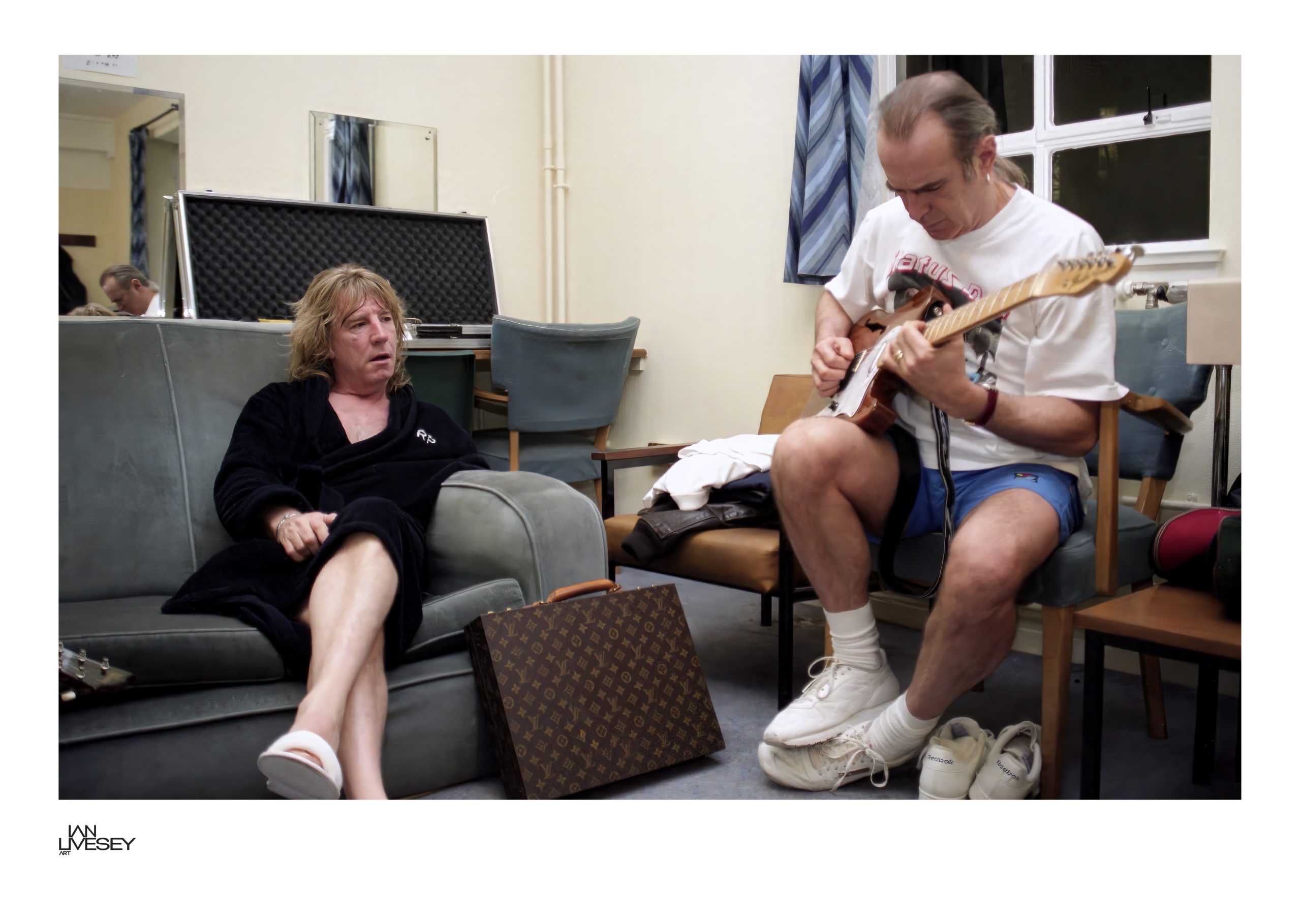 Francis Rossi & Rick Parfitt in dressing room, Status Quo #009