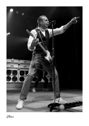 Francis Rossi on stage, Status Quo #010